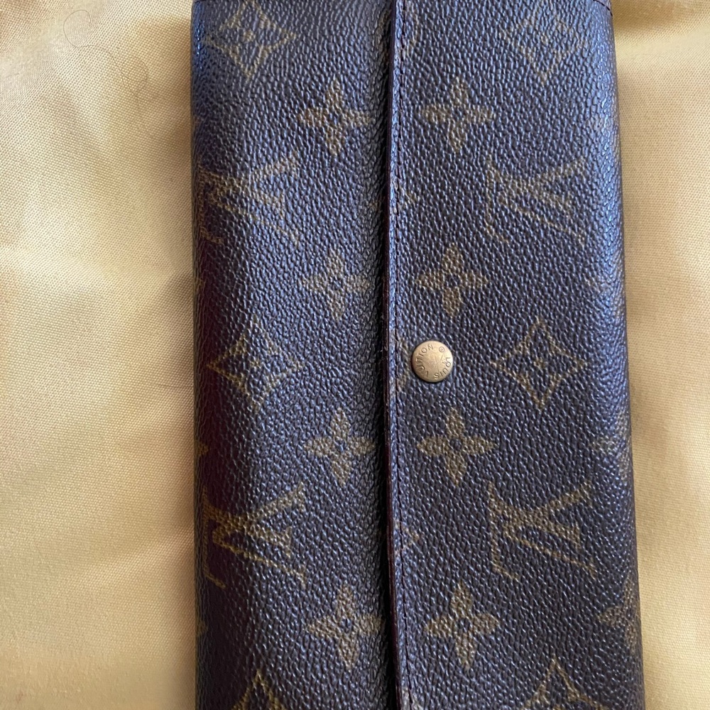 Louis Vuttion Sarah wallet